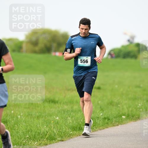 10.05.2026 - 8. Wedeler Halbmarathon Dr. Thomas Lammeyer http://msf.ph/oto/9712347 10.05.2026 12:08:08 Laufen 556, 327 meine-sportfotos.de