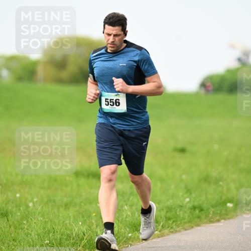 10.05.2026 - 8. Wedeler Halbmarathon Dr. Thomas Lammeyer http://msf.ph/oto/9712363 10.05.2026 12:08:09 Laufen 556 meine-sportfotos.de