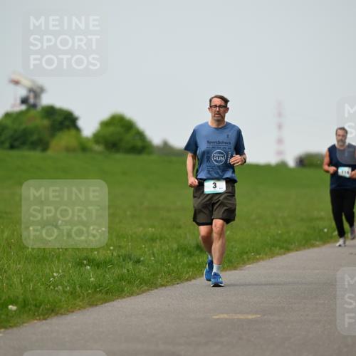 10.05.2026 - 8. Wedeler Halbmarathon Dr. Thomas Lammeyer http://msf.ph/oto/9712371 10.05.2026 12:08:33 Laufen  meine-sportfotos.de