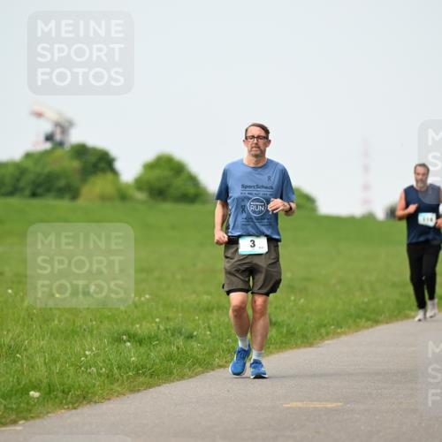 10.05.2026 - 8. Wedeler Halbmarathon Dr. Thomas Lammeyer http://msf.ph/oto/9712391 10.05.2026 12:08:34 Laufen  meine-sportfotos.de