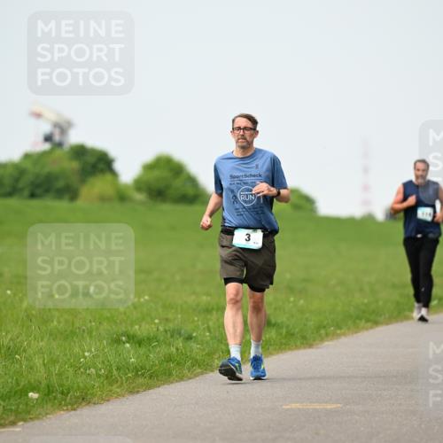 10.05.2026 - 8. Wedeler Halbmarathon Dr. Thomas Lammeyer http://msf.ph/oto/9712394 10.05.2026 12:08:34 Laufen  meine-sportfotos.de