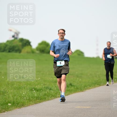 10.05.2026 - 8. Wedeler Halbmarathon Dr. Thomas Lammeyer http://msf.ph/oto/9712405 10.05.2026 12:08:35 Laufen 891 meine-sportfotos.de