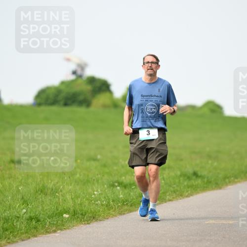 10.05.2026 - 8. Wedeler Halbmarathon Dr. Thomas Lammeyer http://msf.ph/oto/9712426 10.05.2026 12:08:36 Laufen 891 meine-sportfotos.de