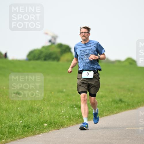 10.05.2026 - 8. Wedeler Halbmarathon Dr. Thomas Lammeyer http://msf.ph/oto/9712435 10.05.2026 12:08:36 Laufen  meine-sportfotos.de