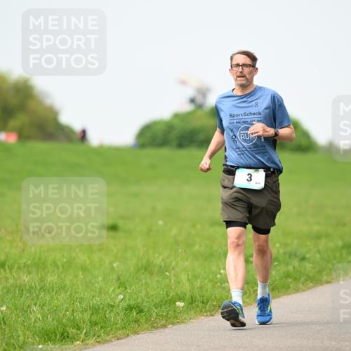 10.05.2026 - 8. Wedeler Halbmarathon Dr. Thomas Lammeyer http://msf.ph/oto/9712450 10.05.2026 12:08:37 Laufen  meine-sportfotos.de