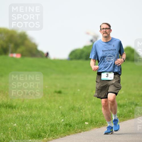 10.05.2026 - 8. Wedeler Halbmarathon Dr. Thomas Lammeyer http://msf.ph/oto/9712452 10.05.2026 12:08:37 Laufen  meine-sportfotos.de