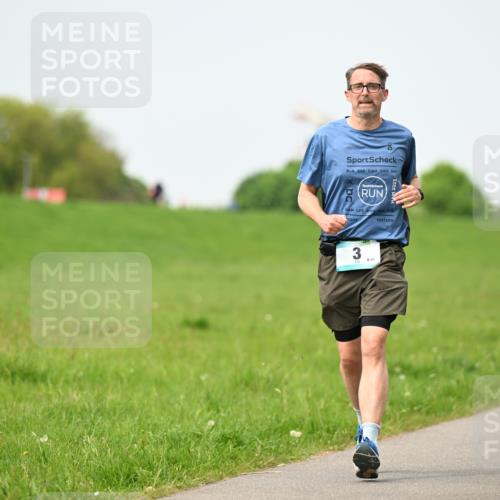 10.05.2026 - 8. Wedeler Halbmarathon Dr. Thomas Lammeyer http://msf.ph/oto/9712457 10.05.2026 12:08:37 Laufen  meine-sportfotos.de