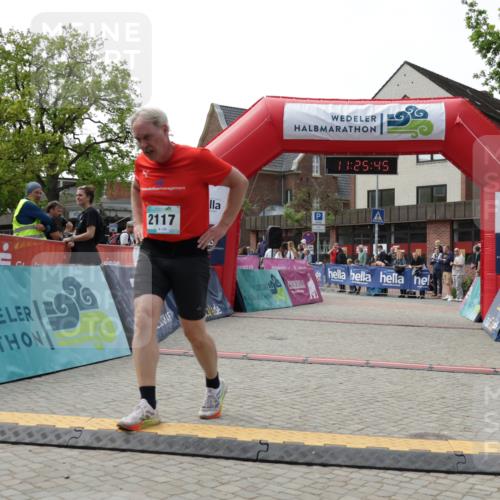 10.05.2026 - 8. Wedeler Halbmarathon Yannick Fuchs http://msf.ph/oto/9712459 10.05.2026 11:25:43 Ziel 518, 801, 2117 meine-sportfotos.de
