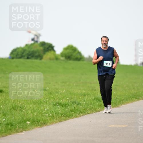 10.05.2026 - 8. Wedeler Halbmarathon Dr. Thomas Lammeyer http://msf.ph/oto/9712460 10.05.2026 12:08:39 Laufen 119 meine-sportfotos.de