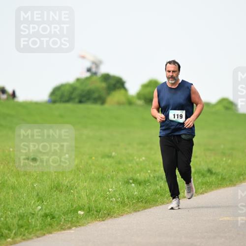 10.05.2026 - 8. Wedeler Halbmarathon Dr. Thomas Lammeyer http://msf.ph/oto/9712491 10.05.2026 12:08:41 Laufen 119 meine-sportfotos.de
