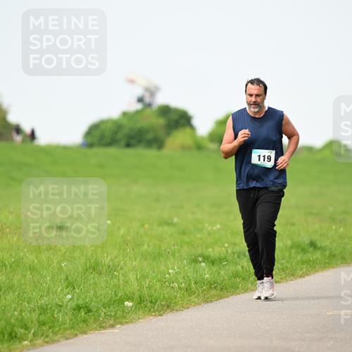 10.05.2026 - 8. Wedeler Halbmarathon Dr. Thomas Lammeyer http://msf.ph/oto/9712494 10.05.2026 12:08:41 Laufen 119 meine-sportfotos.de