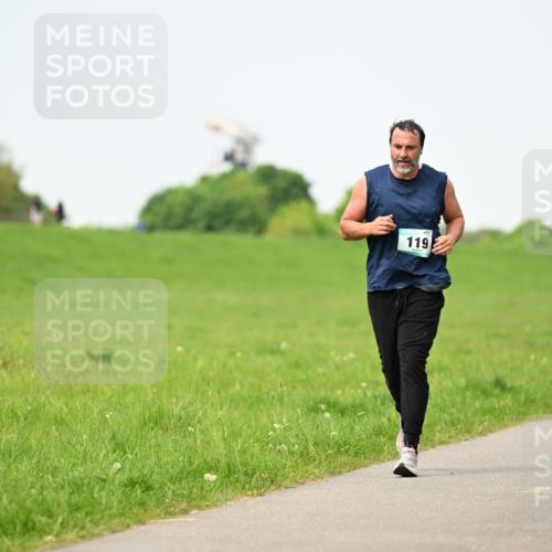 10.05.2026 - 8. Wedeler Halbmarathon Dr. Thomas Lammeyer http://msf.ph/oto/9712497 10.05.2026 12:08:41 Laufen 119 meine-sportfotos.de