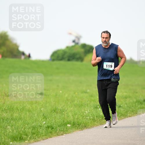 10.05.2026 - 8. Wedeler Halbmarathon Dr. Thomas Lammeyer http://msf.ph/oto/9712509 10.05.2026 12:08:42 Laufen 100, 119 meine-sportfotos.de