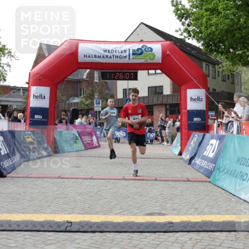 10.05.2026 - 8. Wedeler Halbmarathon Yannick Fuchs http://msf.ph/oto/9712510 10.05.2026 11:26:06 Ziel 931, 2096 meine-sportfotos.de