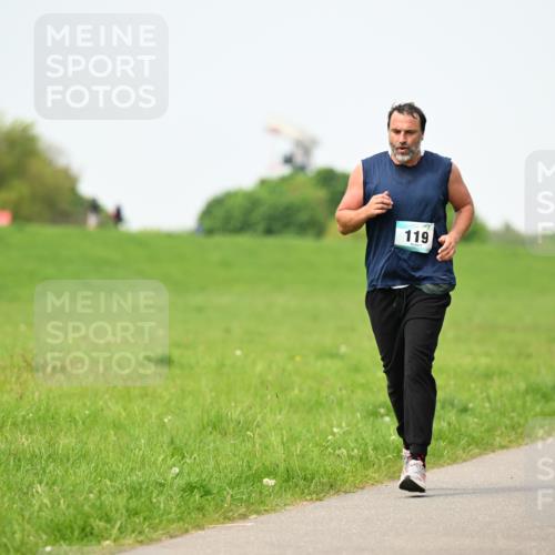 10.05.2026 - 8. Wedeler Halbmarathon Dr. Thomas Lammeyer http://msf.ph/oto/9712512 10.05.2026 12:08:42 Laufen 119 meine-sportfotos.de