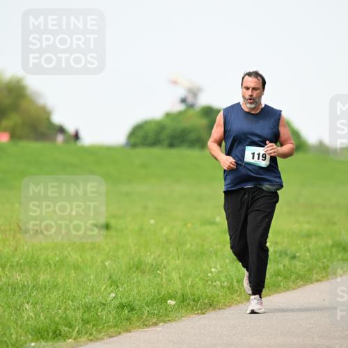 10.05.2026 - 8. Wedeler Halbmarathon Dr. Thomas Lammeyer http://msf.ph/oto/9712514 10.05.2026 12:08:42 Laufen 119 meine-sportfotos.de