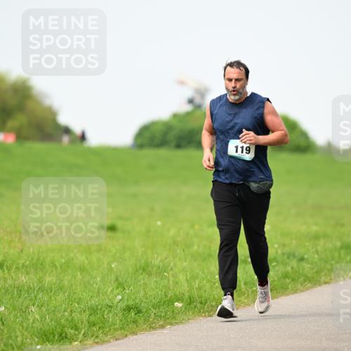 10.05.2026 - 8. Wedeler Halbmarathon Dr. Thomas Lammeyer http://msf.ph/oto/9712520 10.05.2026 12:08:42 Laufen 119 meine-sportfotos.de