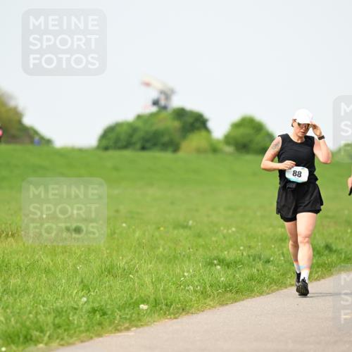 10.05.2026 - 8. Wedeler Halbmarathon Dr. Thomas Lammeyer http://msf.ph/oto/9712523 10.05.2026 12:09:08 Laufen  meine-sportfotos.de