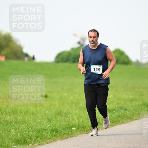 10.05.2026 - 8. Wedeler Halbmarathon Dr. Thomas Lammeyer http://msf.ph/oto/9712526 10.05.2026 12:08:42 Laufen 119 meine-sportfotos.de