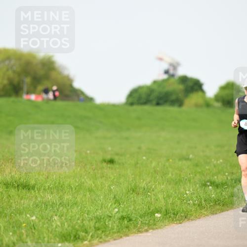 10.05.2026 - 8. Wedeler Halbmarathon Dr. Thomas Lammeyer http://msf.ph/oto/9712531 10.05.2026 12:09:09 Laufen  meine-sportfotos.de
