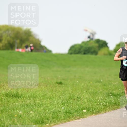 10.05.2026 - 8. Wedeler Halbmarathon Dr. Thomas Lammeyer http://msf.ph/oto/9712541 10.05.2026 12:09:09 Laufen  meine-sportfotos.de