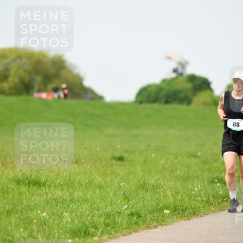 10.05.2026 - 8. Wedeler Halbmarathon Dr. Thomas Lammeyer http://msf.ph/oto/9712551 10.05.2026 12:09:09 Laufen  meine-sportfotos.de