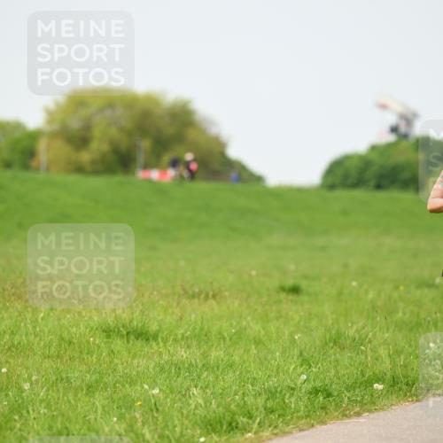 10.05.2026 - 8. Wedeler Halbmarathon Dr. Thomas Lammeyer http://msf.ph/oto/9712557 10.05.2026 12:09:09 Laufen  meine-sportfotos.de