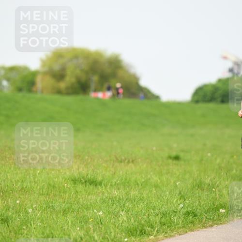10.05.2026 - 8. Wedeler Halbmarathon Dr. Thomas Lammeyer http://msf.ph/oto/9712567 10.05.2026 12:09:10 Laufen  meine-sportfotos.de