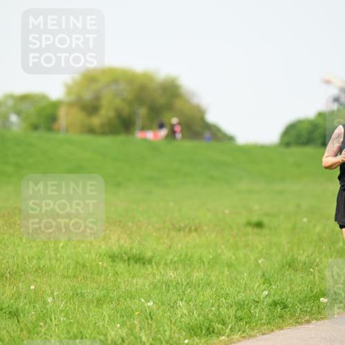 10.05.2026 - 8. Wedeler Halbmarathon Dr. Thomas Lammeyer http://msf.ph/oto/9712573 10.05.2026 12:09:10 Laufen  meine-sportfotos.de
