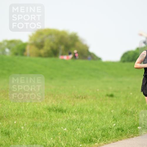 10.05.2026 - 8. Wedeler Halbmarathon Dr. Thomas Lammeyer http://msf.ph/oto/9712576 10.05.2026 12:09:10 Laufen  meine-sportfotos.de