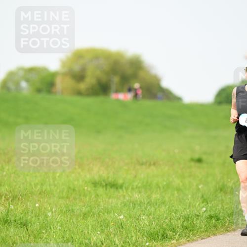 10.05.2026 - 8. Wedeler Halbmarathon Dr. Thomas Lammeyer http://msf.ph/oto/9712586 10.05.2026 12:09:11 Laufen  meine-sportfotos.de