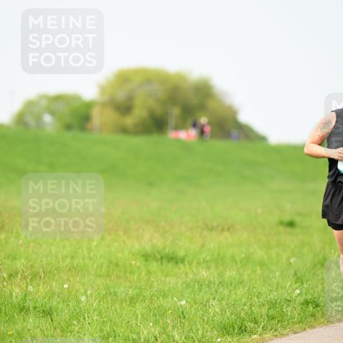 10.05.2026 - 8. Wedeler Halbmarathon Dr. Thomas Lammeyer http://msf.ph/oto/9712592 10.05.2026 12:09:11 Laufen  meine-sportfotos.de