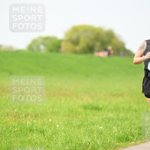 10.05.2026 - 8. Wedeler Halbmarathon Dr. Thomas Lammeyer http://msf.ph/oto/9712604 10.05.2026 12:09:12 Laufen  meine-sportfotos.de