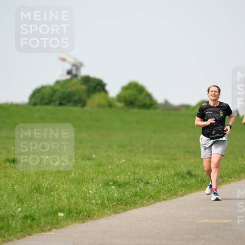 10.05.2026 - 8. Wedeler Halbmarathon Dr. Thomas Lammeyer http://msf.ph/oto/9712645 10.05.2026 12:09:18 Laufen 2188 meine-sportfotos.de