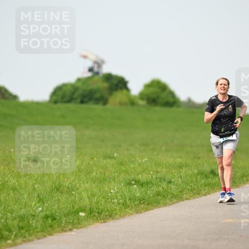 10.05.2026 - 8. Wedeler Halbmarathon Dr. Thomas Lammeyer http://msf.ph/oto/9712658 10.05.2026 12:09:19 Laufen 2188 meine-sportfotos.de