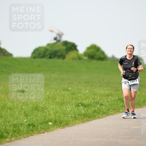 10.05.2026 - 8. Wedeler Halbmarathon Dr. Thomas Lammeyer http://msf.ph/oto/9712663 10.05.2026 12:09:19 Laufen 1057, 2188 meine-sportfotos.de