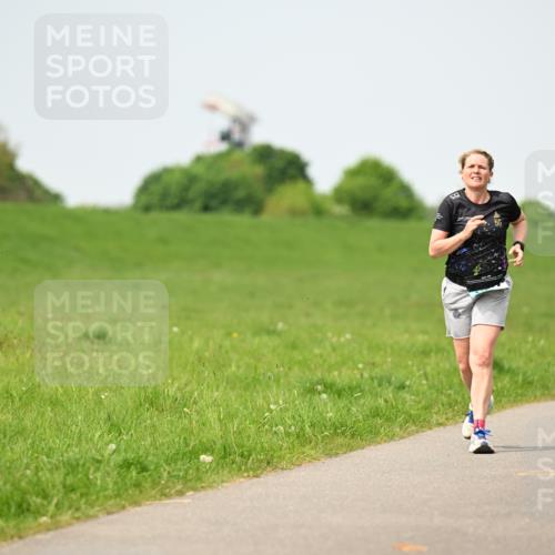 10.05.2026 - 8. Wedeler Halbmarathon Dr. Thomas Lammeyer http://msf.ph/oto/9712669 10.05.2026 12:09:20 Laufen  meine-sportfotos.de