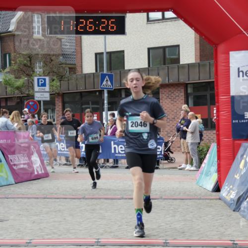 10.05.2026 - 8. Wedeler Halbmarathon Yannick Fuchs http://msf.ph/oto/9712675 10.05.2026 11:26:25 Ziel 572, 699, 841, 842, 2046, 2157, 2182 meine-sportfotos.de