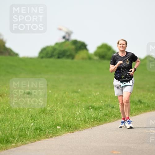 10.05.2026 - 8. Wedeler Halbmarathon Dr. Thomas Lammeyer http://msf.ph/oto/9712676 10.05.2026 12:09:20 Laufen  meine-sportfotos.de