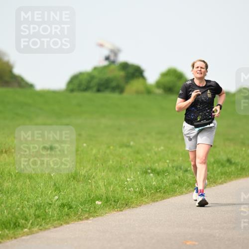 10.05.2026 - 8. Wedeler Halbmarathon Dr. Thomas Lammeyer http://msf.ph/oto/9712678 10.05.2026 12:09:20 Laufen  meine-sportfotos.de