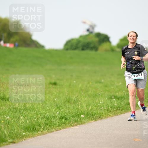 10.05.2026 - 8. Wedeler Halbmarathon Dr. Thomas Lammeyer http://msf.ph/oto/9712683 10.05.2026 12:09:21 Laufen 1057, 2108 meine-sportfotos.de