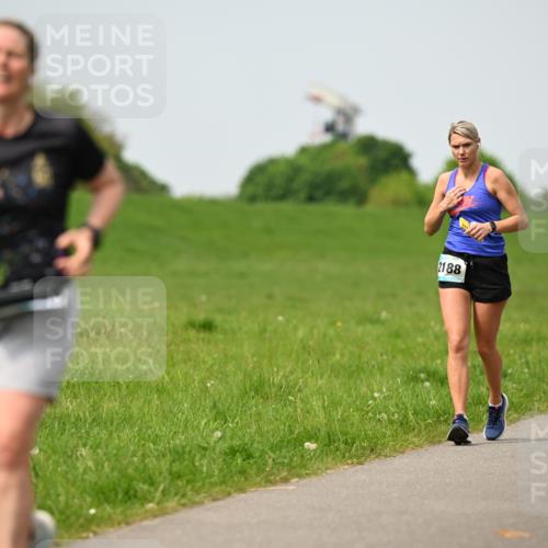 10.05.2026 - 8. Wedeler Halbmarathon Dr. Thomas Lammeyer http://msf.ph/oto/9712685 10.05.2026 12:09:25 Laufen 2188 meine-sportfotos.de