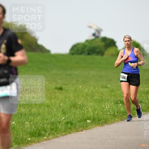 10.05.2026 - 8. Wedeler Halbmarathon Dr. Thomas Lammeyer http://msf.ph/oto/9712688 10.05.2026 12:09:25 Laufen 188 meine-sportfotos.de