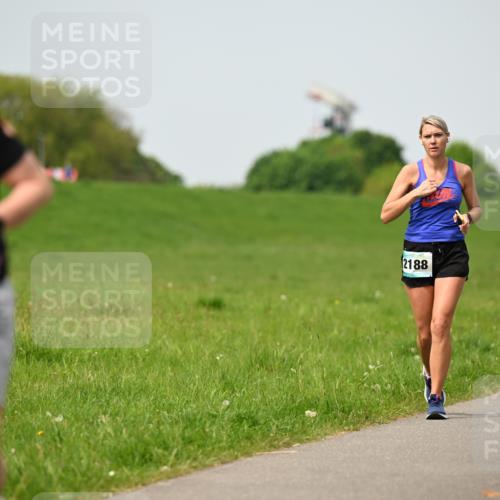 10.05.2026 - 8. Wedeler Halbmarathon Dr. Thomas Lammeyer http://msf.ph/oto/9712693 10.05.2026 12:09:25 Laufen 2188 meine-sportfotos.de