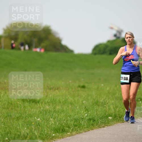 10.05.2026 - 8. Wedeler Halbmarathon Dr. Thomas Lammeyer http://msf.ph/oto/9712702 10.05.2026 12:09:26 Laufen 2188 meine-sportfotos.de