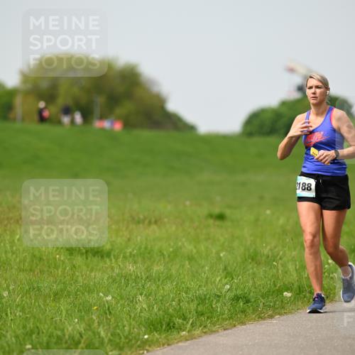 10.05.2026 - 8. Wedeler Halbmarathon Dr. Thomas Lammeyer http://msf.ph/oto/9712705 10.05.2026 12:09:26 Laufen 188 meine-sportfotos.de