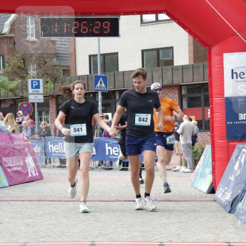 10.05.2026 - 8. Wedeler Halbmarathon Yannick Fuchs http://msf.ph/oto/9712708 10.05.2026 11:26:28 Ziel 572, 699, 841, 842, 2046, 2157 meine-sportfotos.de
