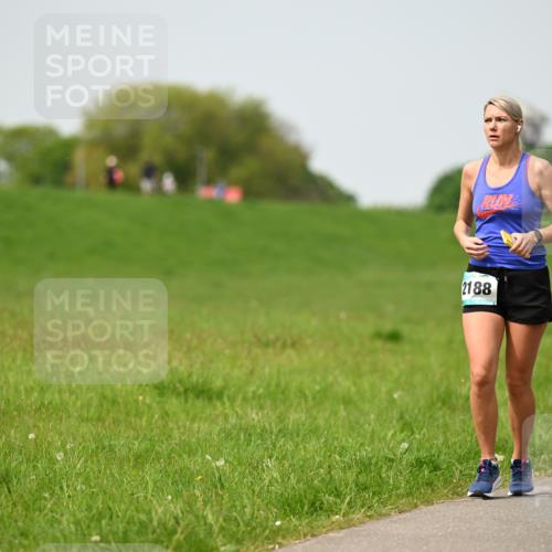 10.05.2026 - 8. Wedeler Halbmarathon Dr. Thomas Lammeyer http://msf.ph/oto/9712712 10.05.2026 12:09:26 Laufen 2188 meine-sportfotos.de