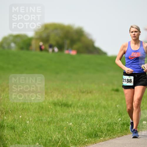 10.05.2026 - 8. Wedeler Halbmarathon Dr. Thomas Lammeyer http://msf.ph/oto/9712716 10.05.2026 12:09:27 Laufen 2188 meine-sportfotos.de