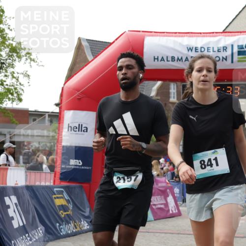 10.05.2026 - 8. Wedeler Halbmarathon Yannick Fuchs http://msf.ph/oto/9712732 10.05.2026 11:26:31 Ziel 572, 699, 841, 842, 2157 meine-sportfotos.de